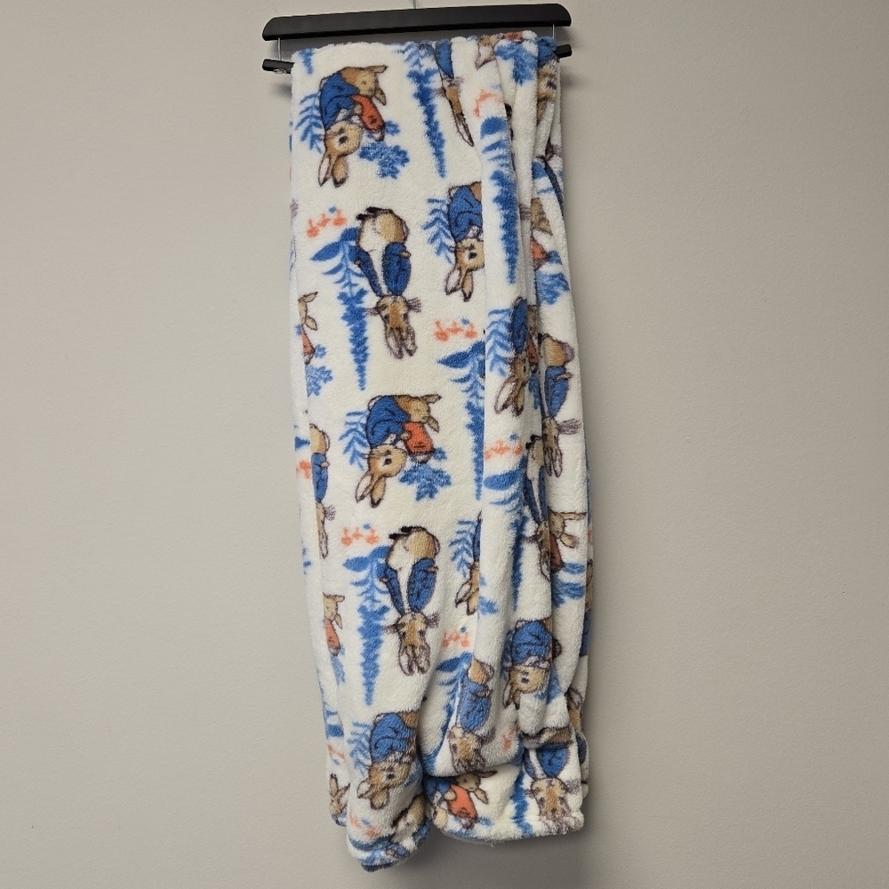 Peter Rabbit Decorative Throw Blanket - Picture 2 of 5